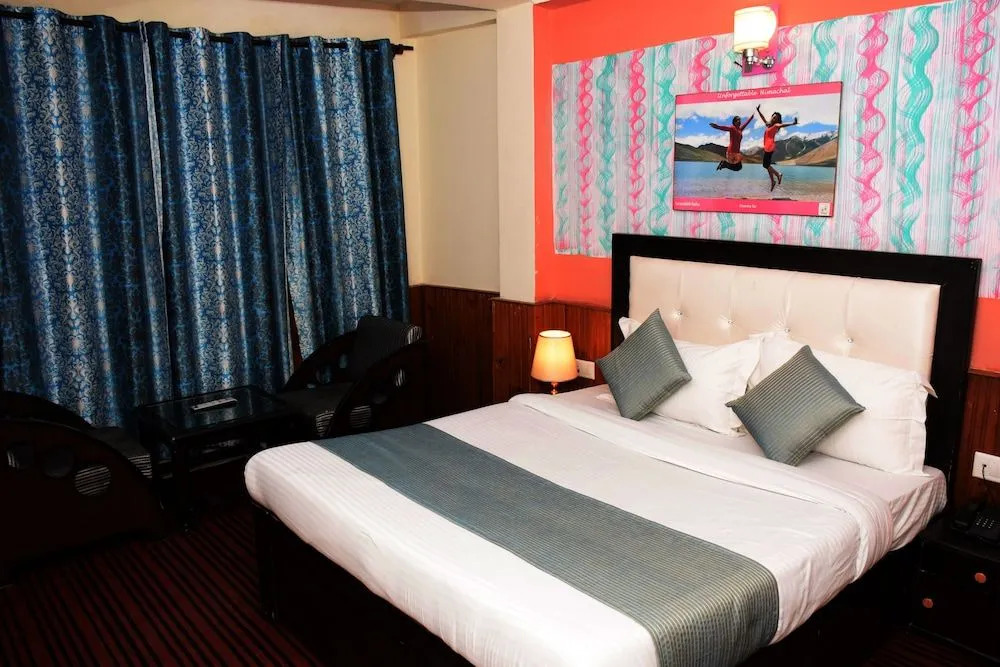 Comlux Hotels Manali