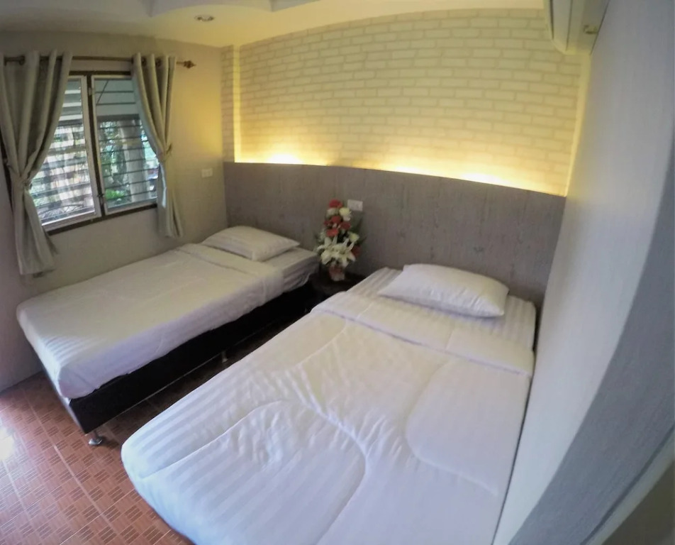 T & T Hostel Kanchanaburi