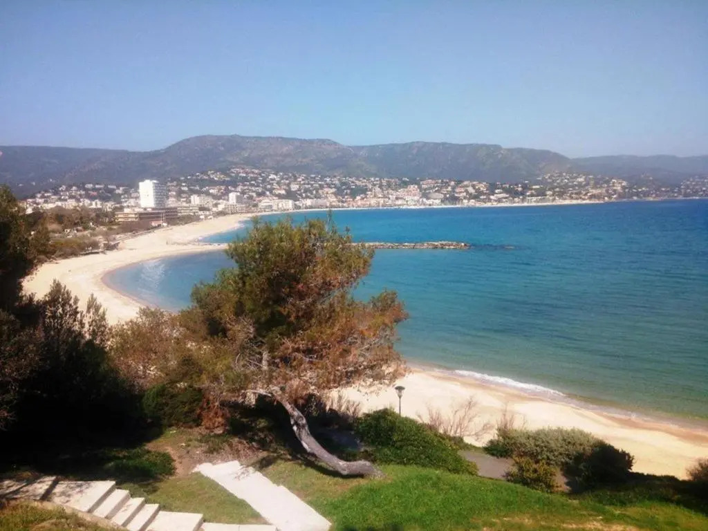 Appartement Le Lavandou, 3 pièces, 6 personnes - FR-1-251-281