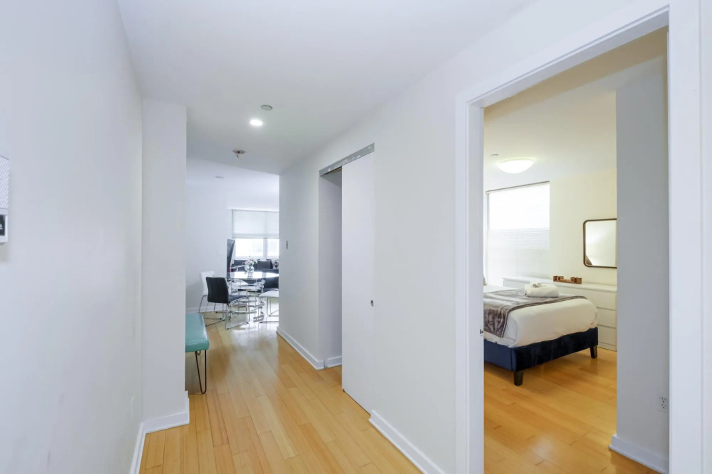 Luxury 2BR + 100 Walkscore | Theatre District | Evonify