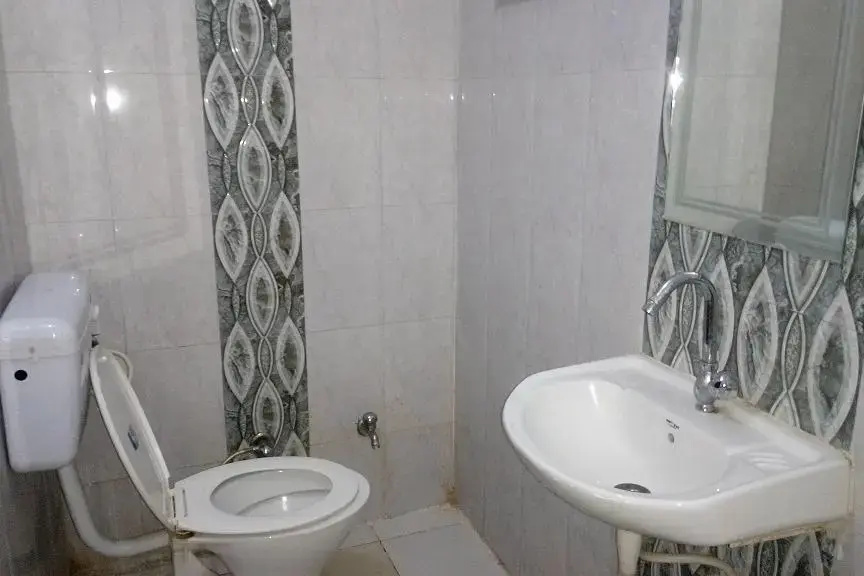 Hotel O Bhagirathi Palace Ganga Beach