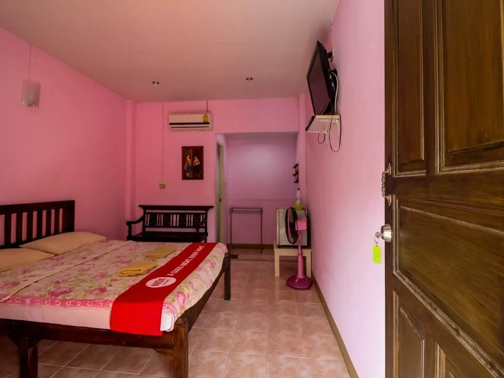 Nida Rooms Padad 1959 Night Bazaar