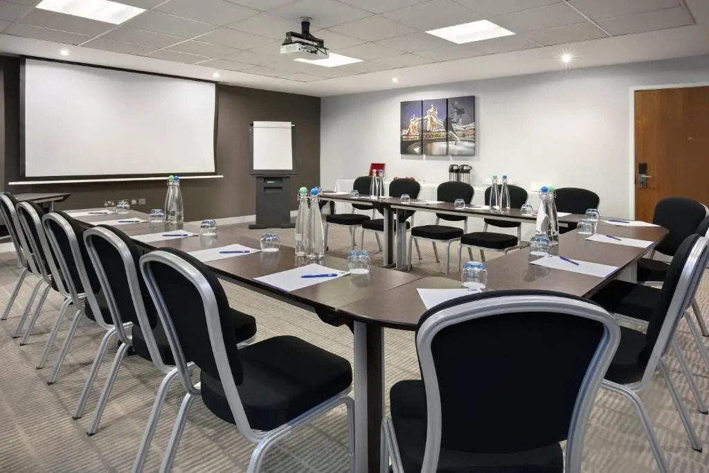 Holiday Inn Express London Heathrow T5 by IHG