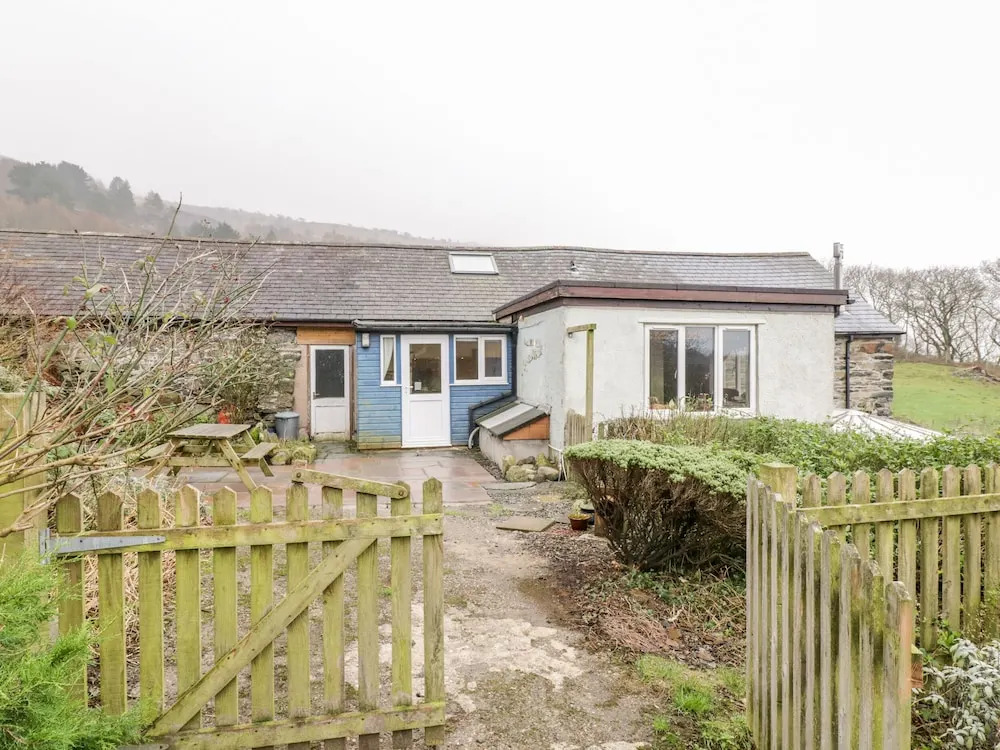 Bryn Meurig Bach