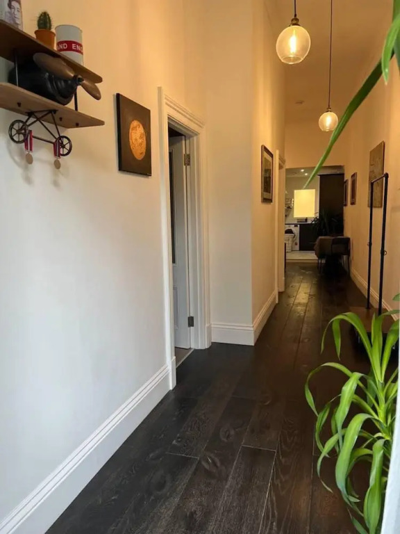 Modern and Spacious 2 Bedroom Flat Near Shoreditch