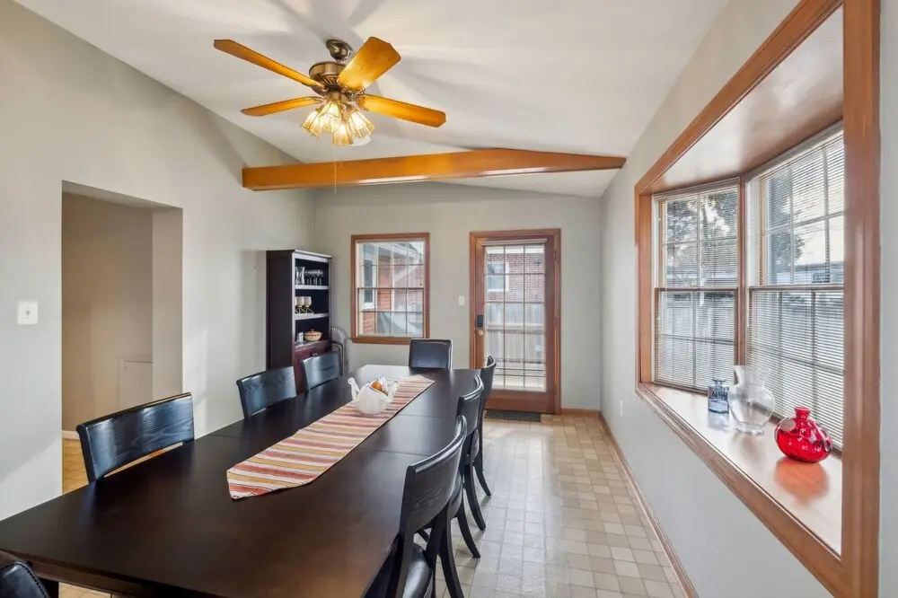 Uline Hospitality 4 Bedroom Home