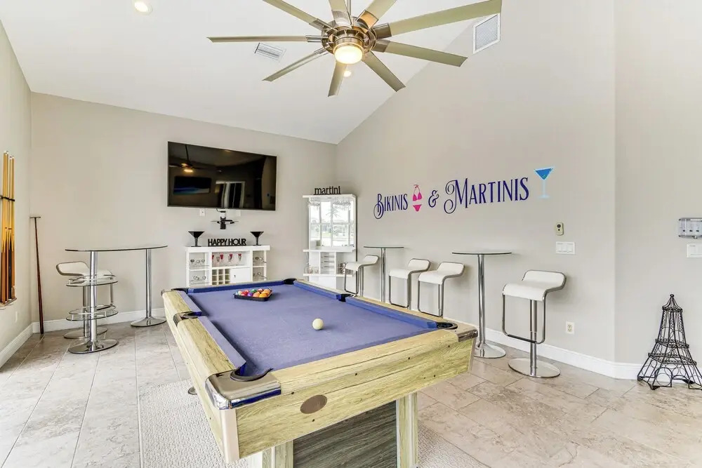Canalfront Pool & Hot Tub: Home in Cape Coral