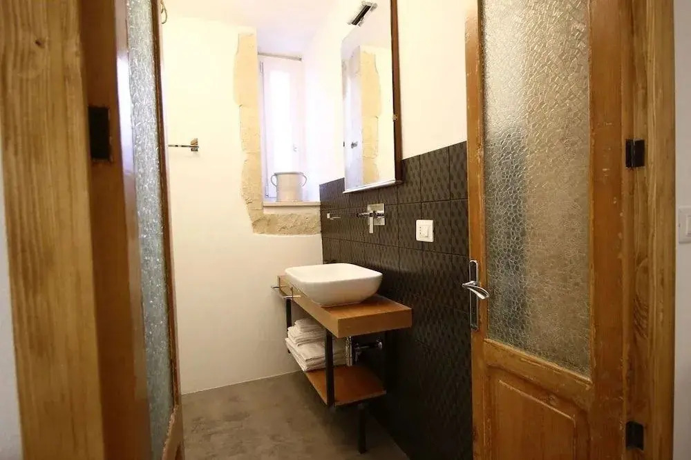 Ntia Rooms