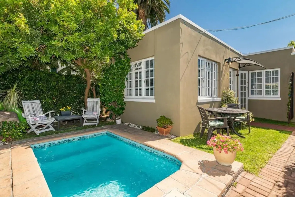 Suburban bliss with Wifi and plunge pool