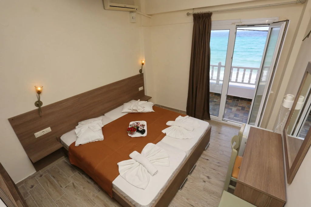 Summer Beach Hotel