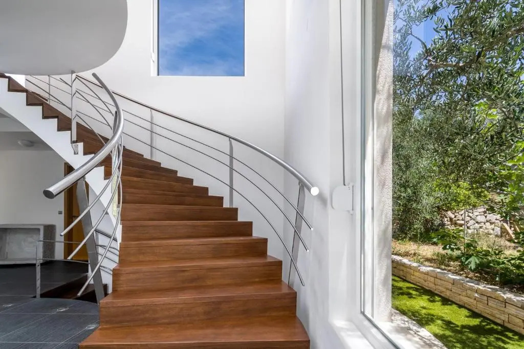 Seaview Villa ABA with 38sqm heated infinity pool, 4 bedrooms, Media room, 150m from sea