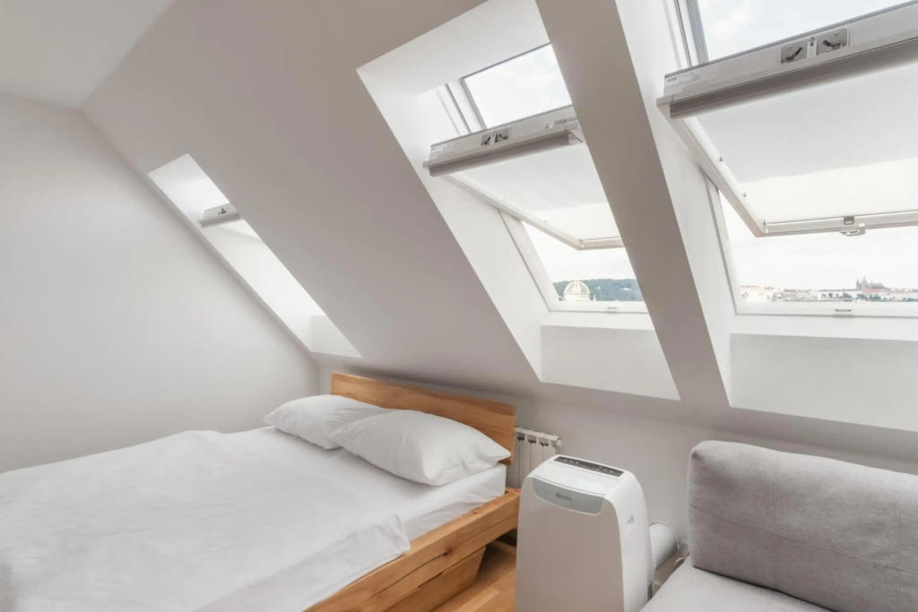 Prague Days - Minimalistic Studio with Netflix and View to National Museum