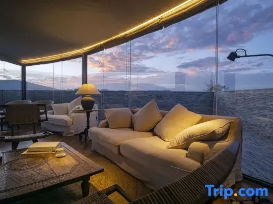 Hillside Retreat