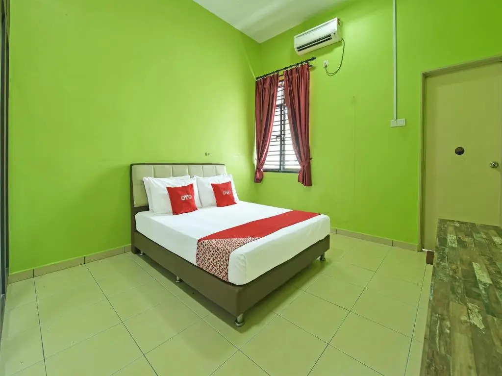 OYO Home  90532 Casa Azlinda Muslim Homestay Ii