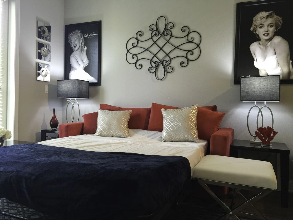 6BD Hollywood Stars Walk of Fame Suite