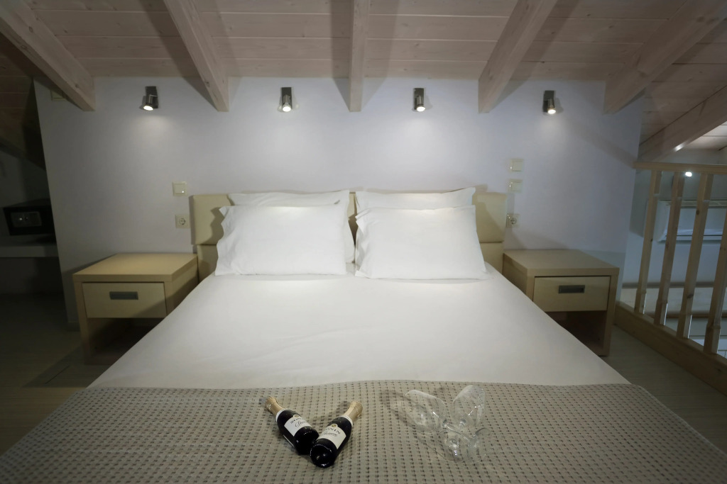 Kavos Plaza Hotel