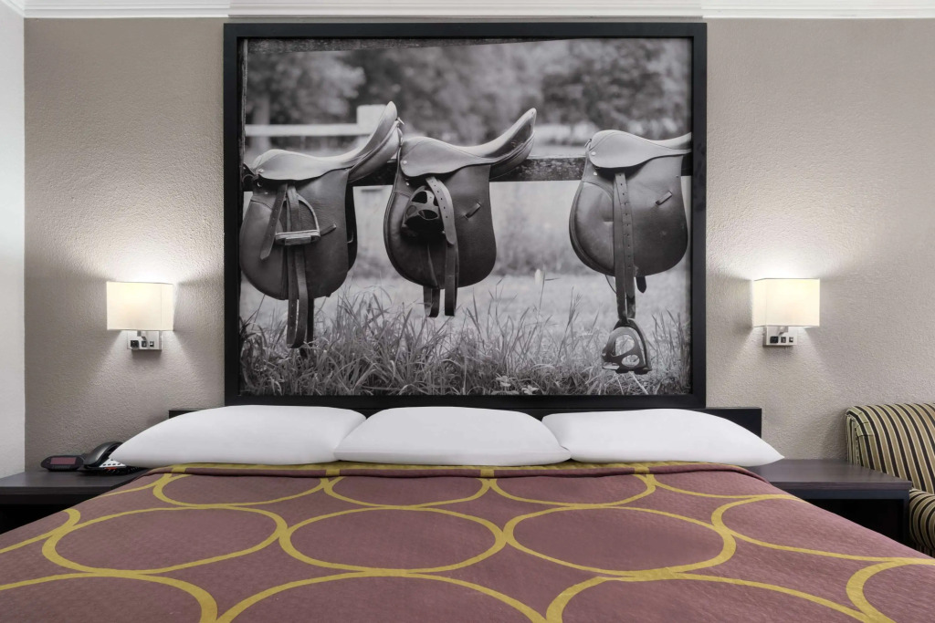 Super 8 by Wyndham Longview/North