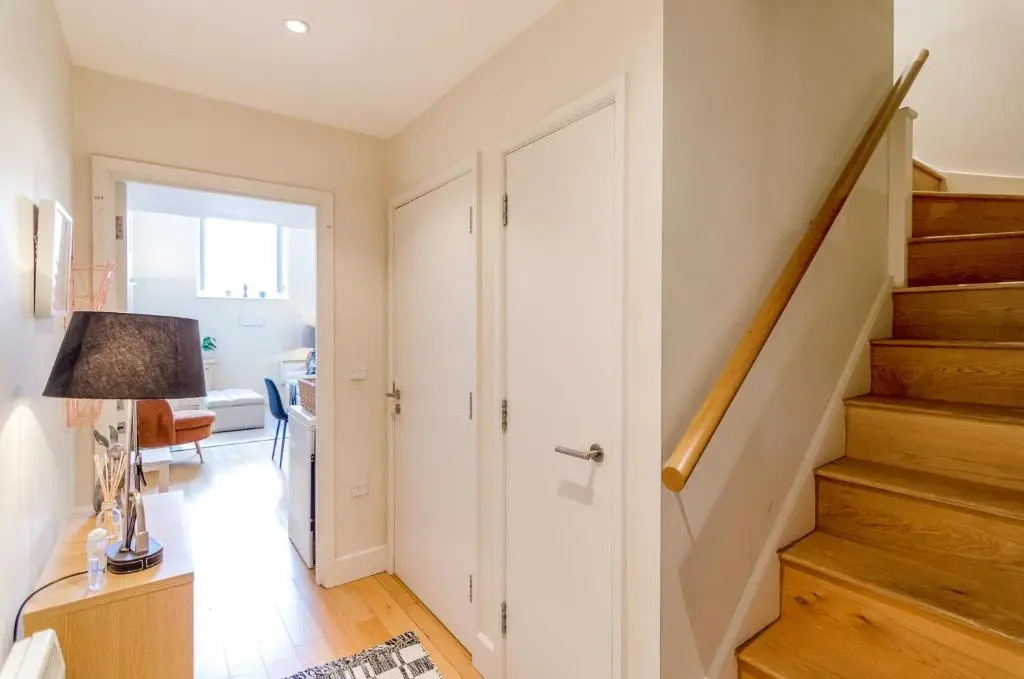 King St 1 bed apartment