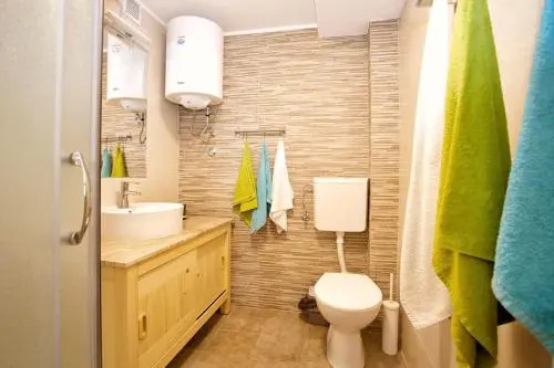 Hostgost at Čupino Sokače