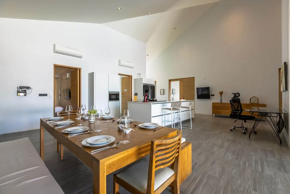 Large Private Pool Villa with 7 Bedrooms 7B