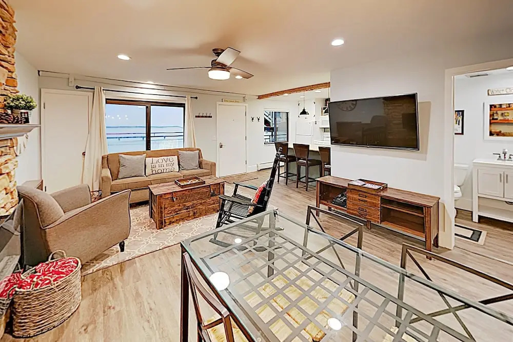 Luxe W/ Pool & Hot Tub - Steps To Lifts! 2 Bedroom Condo