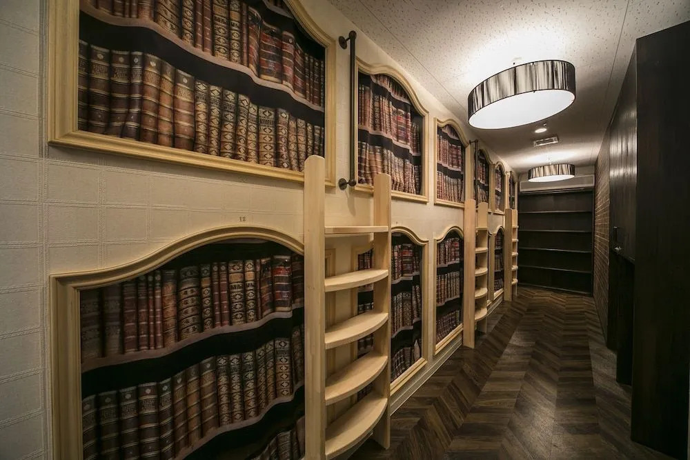 The Wardrobe Hostel Libreria