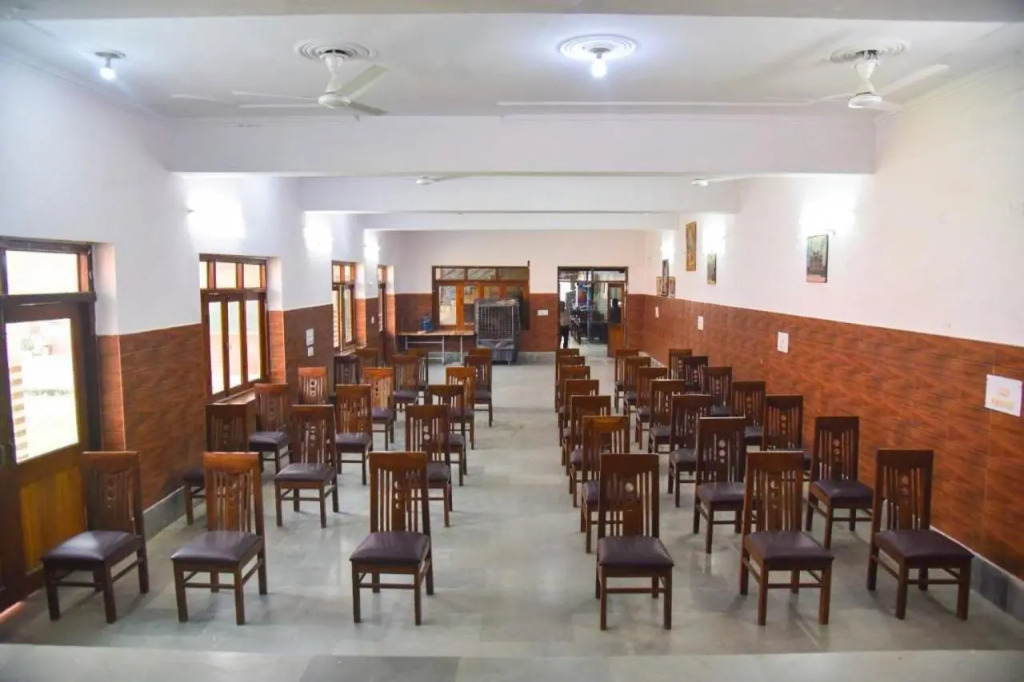 Hotel Goverdhan - Walking to Raja Ki Mandi Railway and 3km from ISBT