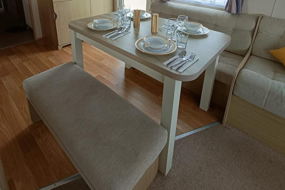 3 Bed, Sleeps 6, Parking