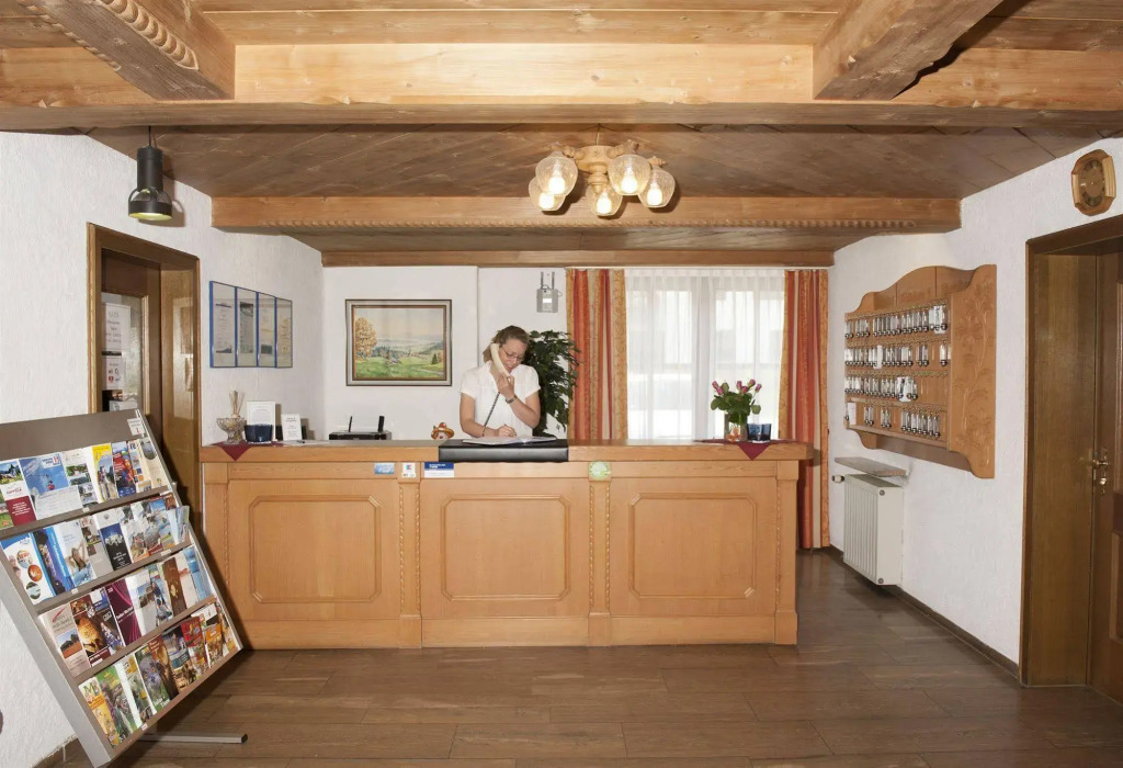 Hotel Seeblick & Ferienwohnung