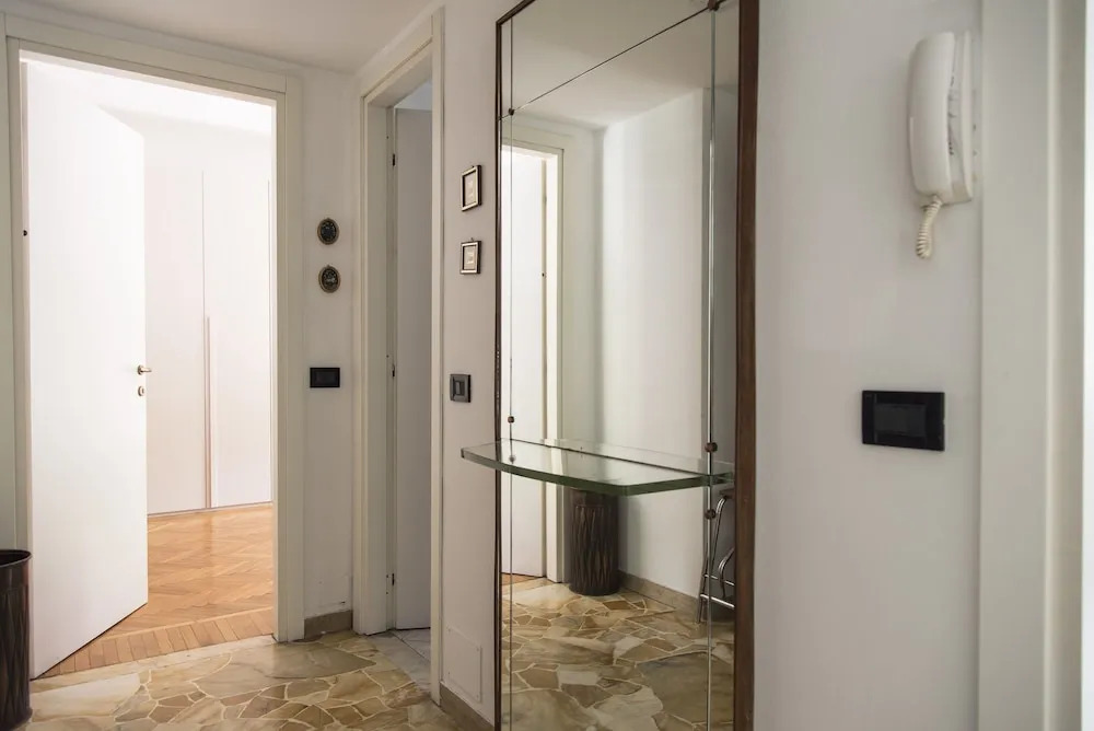2 Bedrooms Flat near Bocconi, Iulm, Navigli