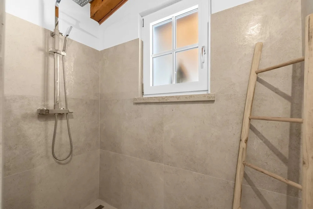 Lavova in Brtonigla With 3 Bedrooms and 2 Bathrooms