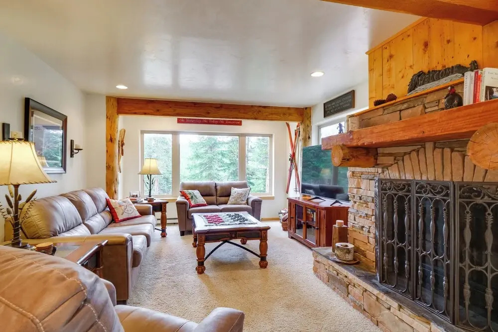 Hot Tub + Game Room: Fairplay Cabin Near Hiking