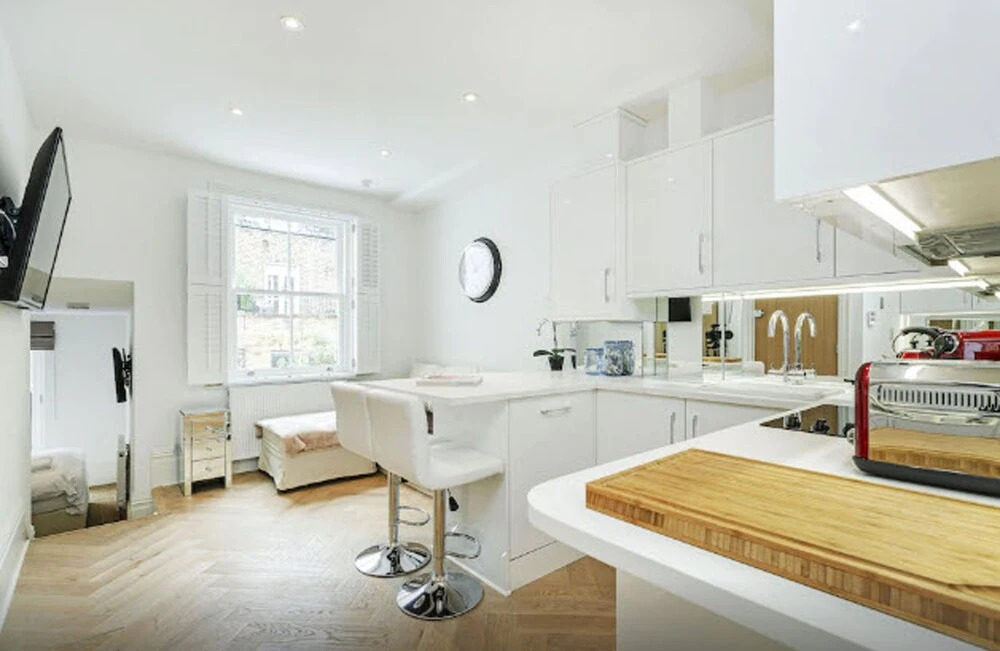 First Floor Flat - Mimosa Street