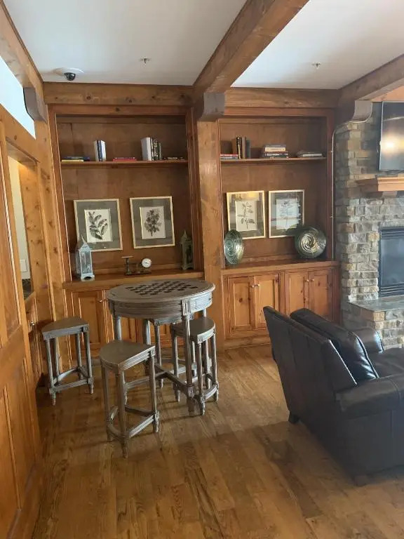 HH 207 Ski-InOut Sunrise Views Village Steps Sleeps 4