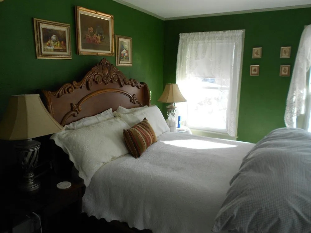 Eastman Inn