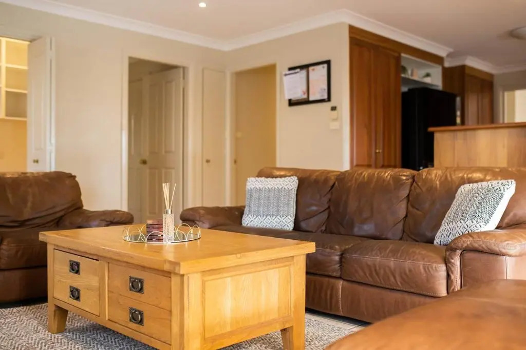 Goldfinch Way Stunning & Spacious Home Sleeps 11