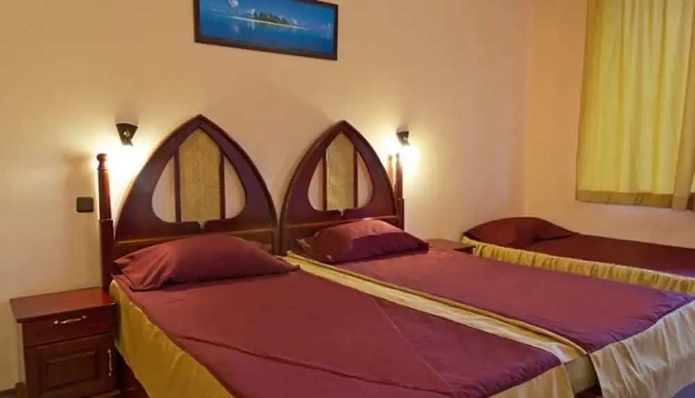 Hotel Mants II