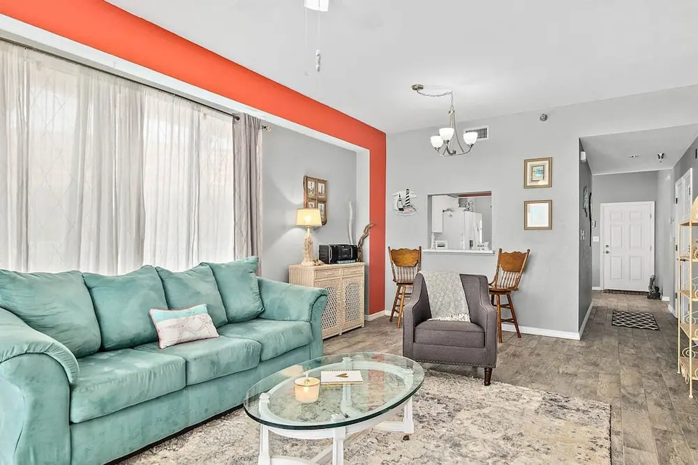 Oceanview Top-floor Penthouse in Surf Club Beach Pool Access