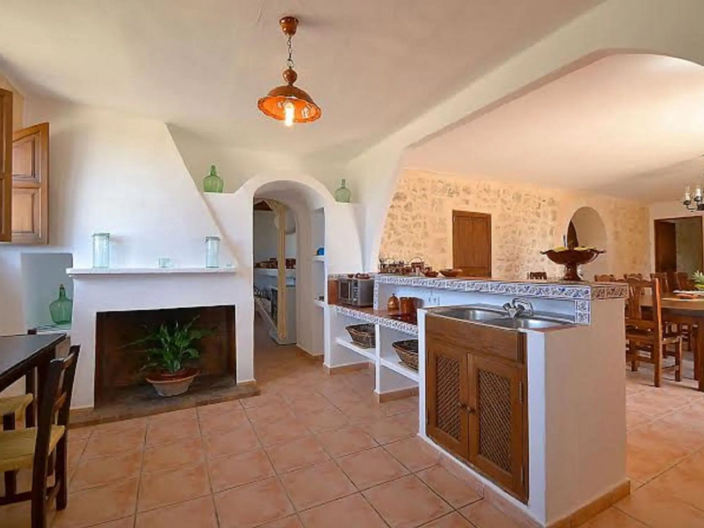 Lovely Holiday Home in Vilafranca de Bonany with Pool and large garden