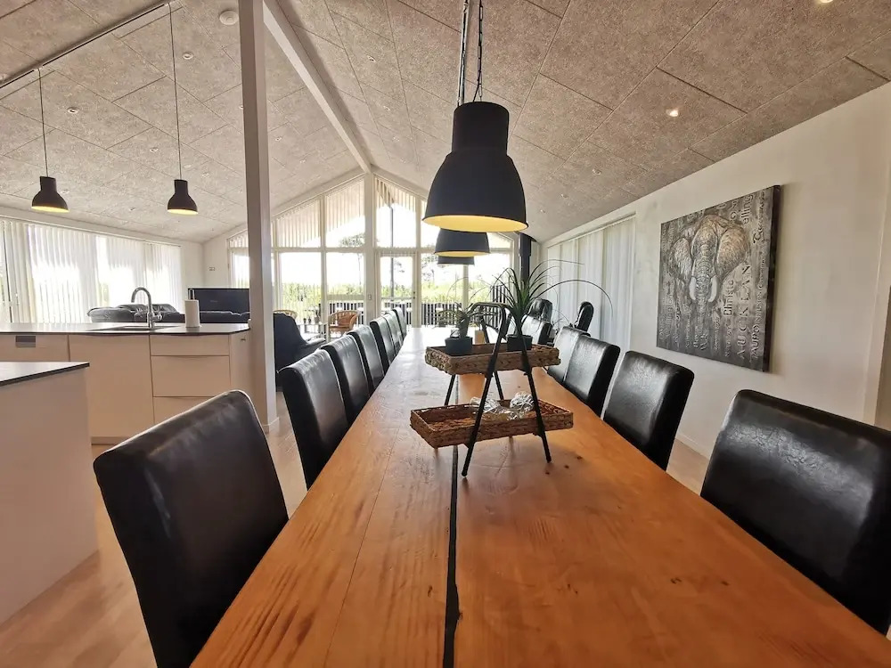 Panoramic Views and Luxurious Comfort on Læsø Island and Sleeps up to 16 Persons
