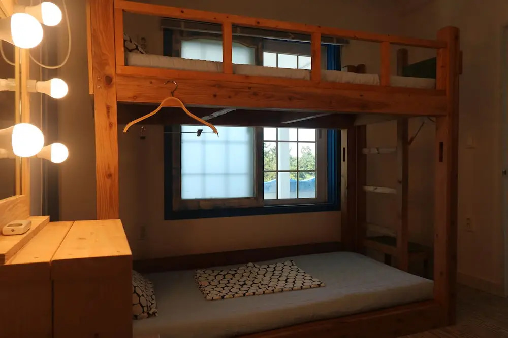 White Whale Guesthouse - Hostel