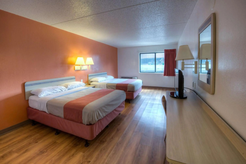 Motel 6-Branford, CT - New Haven
