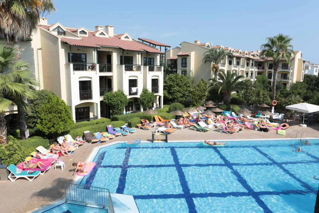 Club Turquoise Apartments