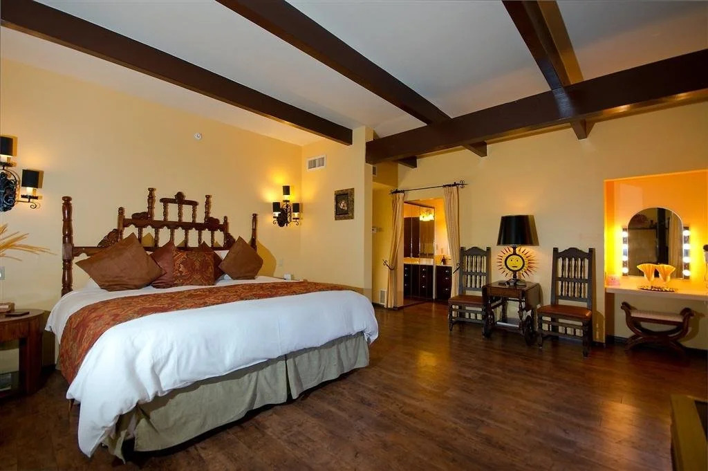 The Joy Sedona - Bed & Breakfast and Luxury Creekside Cabins