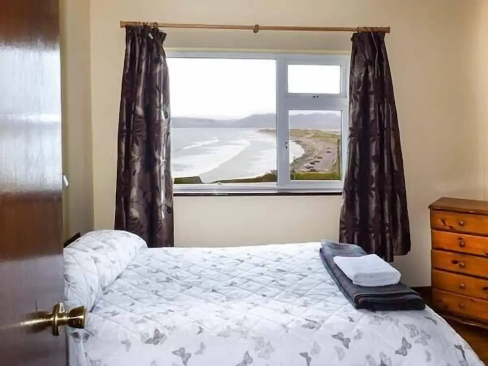 Rossbeigh Beach Cottage No 6