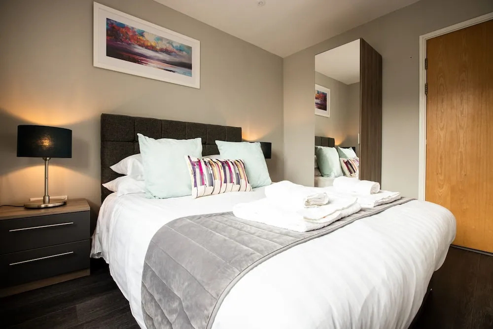 The Wren Beautiful Apartment inc parking