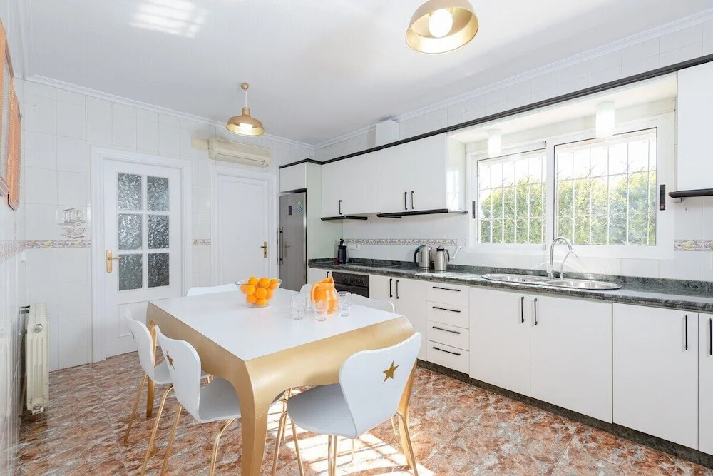 Fidalsa Grand White House