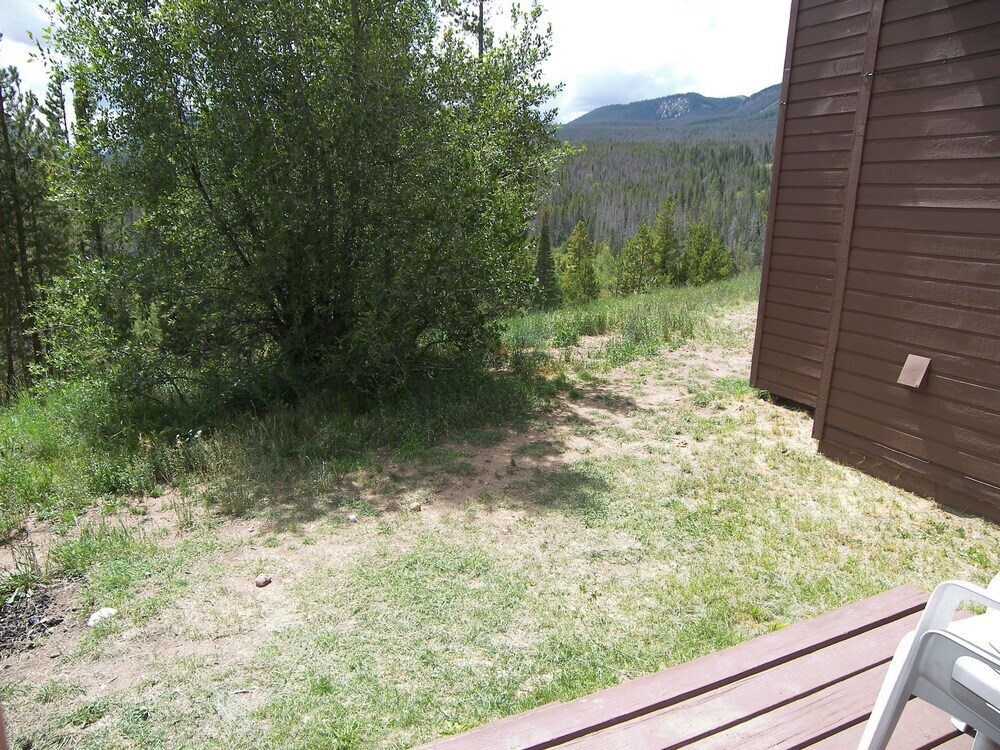 Snowscape 2 bed 2 bath 2 Br condo by RedAwning