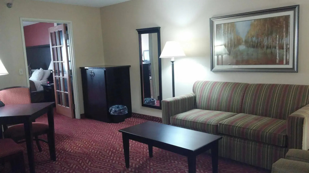 GrandStay Hotel & Suites