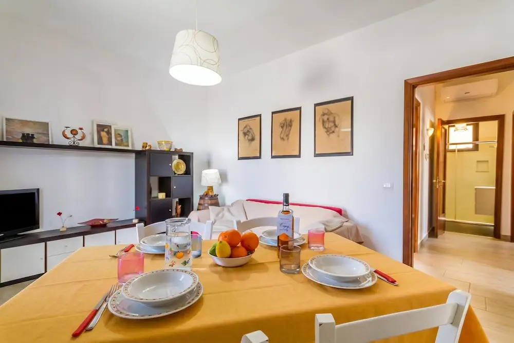 Villetta Bel Mare with garden near sea